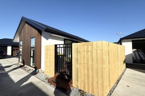 Photo of property in 2/84 Mcmahon Drive, Aidanfield, Christchurch, 8025