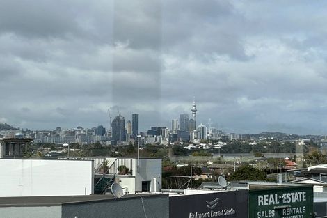 Photo of property in 1/14 Williamson Avenue, Belmont, Auckland, 0622