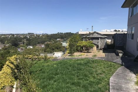 Photo of property in 5 Shearwater Rise, Rothesay Bay, Auckland, 0630