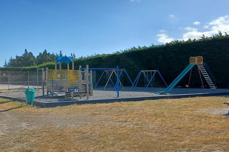 Photo of property in 10 Chamberlain Avenue, Amberley, 7481