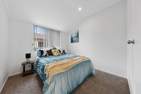 Photo of property in 1/157 Te Irirangi Drive, Flat Bush, Auckland, 2019