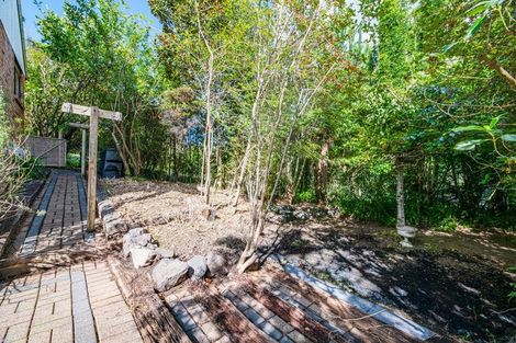 Photo of property in 2/84a Avonleigh Road, Green Bay, Auckland, 0604