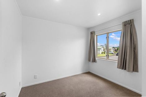 Photo of property in 1 Neta Grove, Henderson, Auckland, 0612
