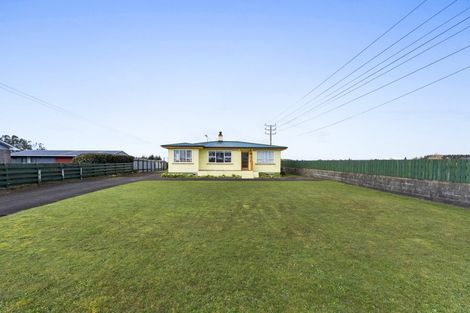 Photo of property in 62 Ninia Road, Paraite, New Plymouth, 4373