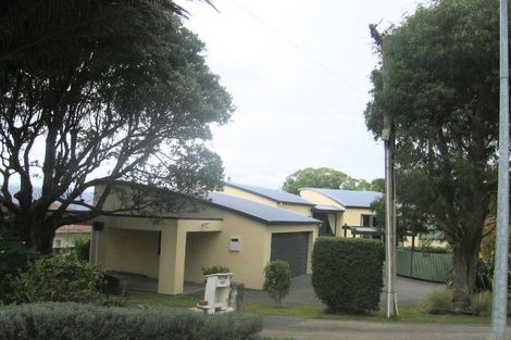Photo of property in 46 Miromiro Road, Normandale, Lower Hutt, 5010