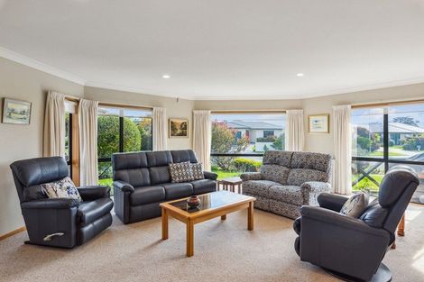 Photo of property in 11 Barrett Drive, Waikanae Beach, Waikanae, 5036