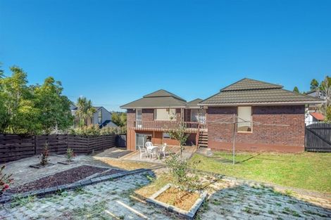 Photo of property in 14 Calman Place, Chatswood, Auckland, 0626