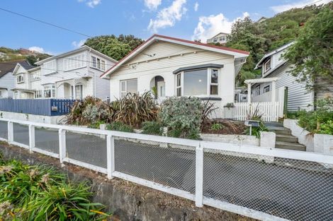 Photo of property in 26 Queens Drive, Kilbirnie, Wellington, 6022