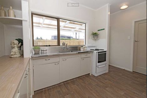 Photo of property in 1/23 Luckens Road, West Harbour, Auckland, 0618