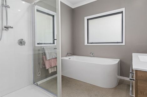 Photo of property in 111 Oteki Park Drive, Welcome Bay, Tauranga, 3112