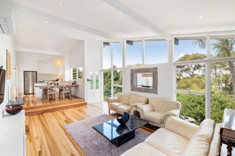 Photo of property in 44 Hogans Road, Glenfield, Auckland, 0629