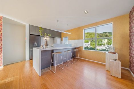 Photo of property in 70 Saddleback Grove, Karori, Wellington, 6012