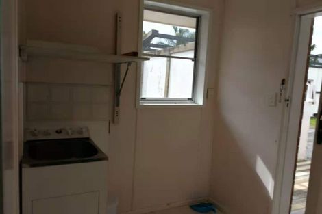 Photo of property in 10 Ware Place, Pakuranga Heights, Auckland, 2010