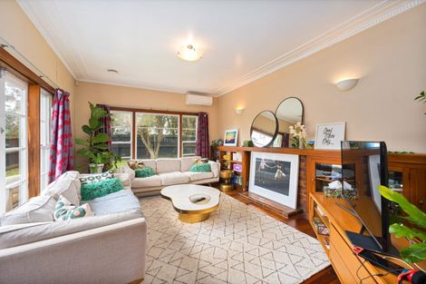 Photo of property in 227 Titirangi Road, Titirangi, Auckland, 0604