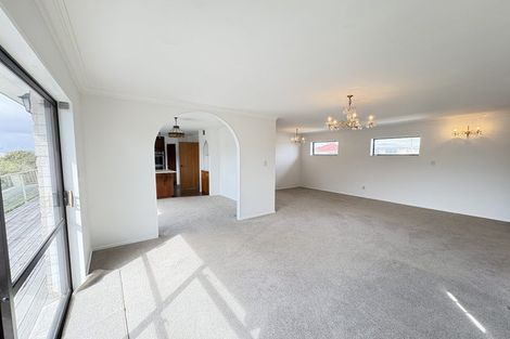 Photo of property in 2/90 Royal View Road, Te Atatu South, Auckland, 0610