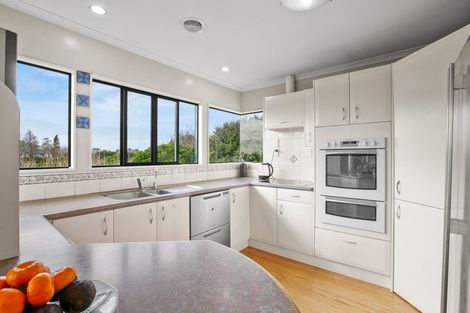 Photo of property in 397 Mangorei Road, Merrilands, New Plymouth, 4312