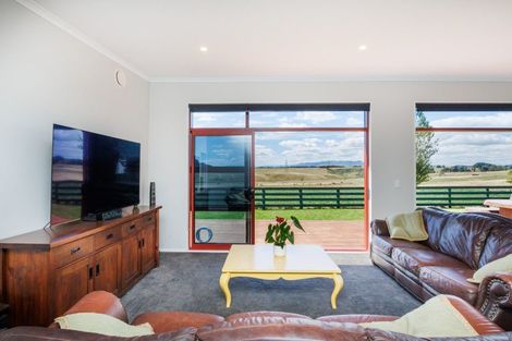 Photo of property in 107 Ashhurst Road, Bunnythorpe, Palmerston North, 4481
