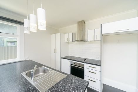 Photo of property in 11 Shamrock Street, Takaro, Palmerston North, 4412