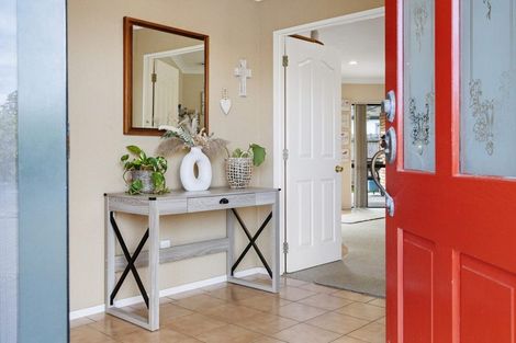 Photo of property in 9 Dan Bryant Place, Pukekohe, 2120
