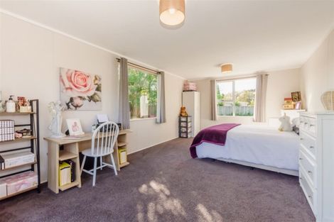 Photo of property in 15 Bahama Crescent, Paraparaumu Beach, Paraparaumu, 5032