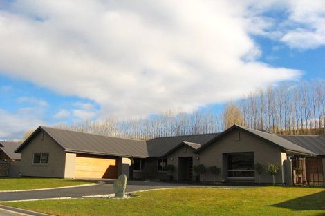 Photo of property in 35 Sylvan Street, Lake Hayes, Queenstown, 9304