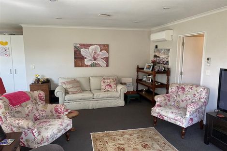 Photo of property in 2 Oakhampton Street, Hornby, Christchurch, 8042