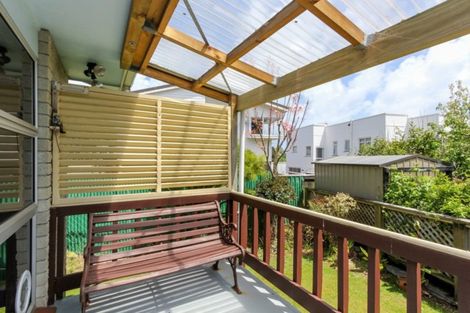 Photo of property in 1/4 Calvert Road, Moturoa, New Plymouth, 4310