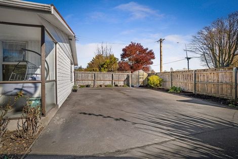 Photo of property in 1/86 Avonhead Road, Avonhead, Christchurch, 8042
