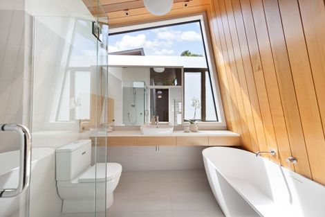 Photo of property in 8a Awarua Crescent, Orakei, Auckland, 1071