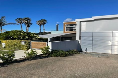Photo of property in 2 Commodore Parry Road, Castor Bay, Auckland, 0620