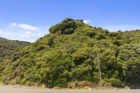 Photo of property in 501 Marine Drive, Sunshine Bay, Lower Hutt, 5013