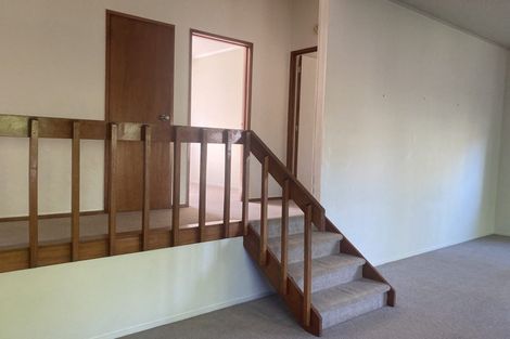 Photo of property in 102 Kemp Road, Massey, Auckland, 0614