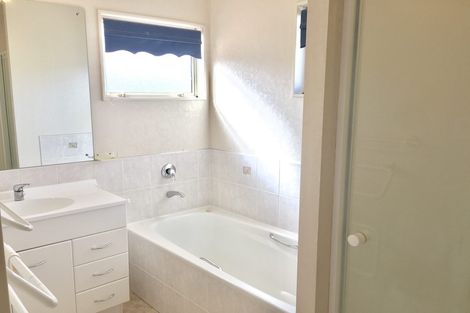 Photo of property in 17 Emmerdale Avenue, Papakura, 2110