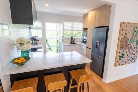 Photo of property in 2/13a Kingsway Avenue, Sandringham, Auckland, 1025