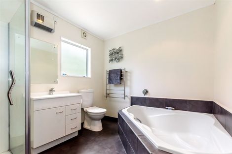 Photo of property in 63 Matai Road, Raumati South, Paraparaumu, 5032