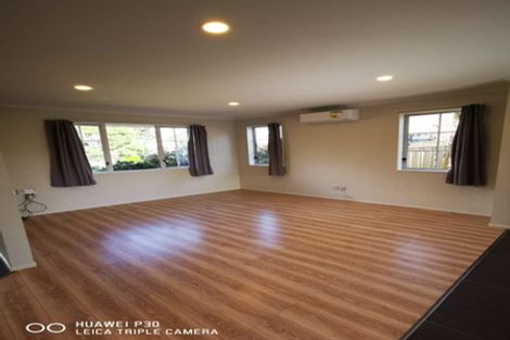 Photo of property in 23 Erceg Way, Rosehill, Papakura, 2113