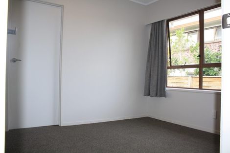 Photo of property in 2/2 Thurston Place, Bucklands Beach, Auckland, 2012