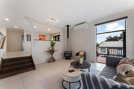 Photo of property in 12b Kimberly Grove, Greenhithe, Auckland, 0632