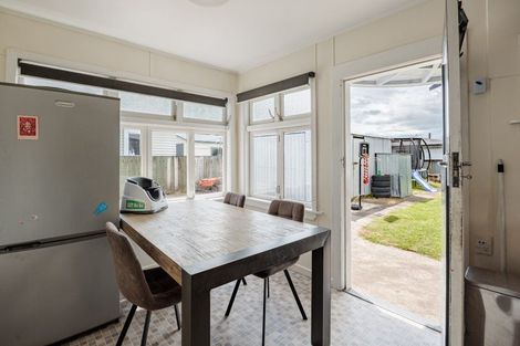 Photo of property in 3 Andrew Street, Marewa, Napier, 4110