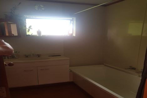 Photo of property in 22 Tindalls Bay Road, Tindalls Beach, Whangaparaoa, 0930