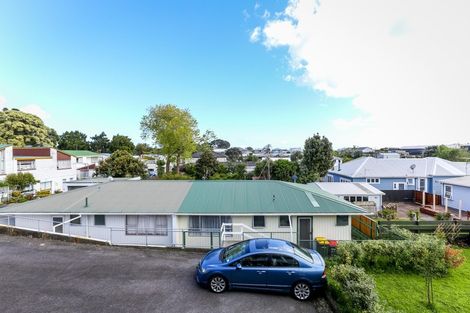 Photo of property in 6b Davies Lane, New Plymouth, 4310