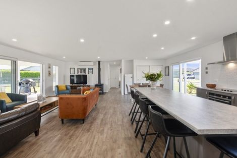 Photo of property in 140 Lisland Drive, Kinloch, Taupo, 3377