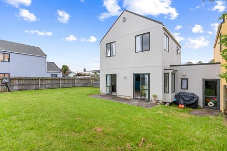 Photo of property in 10 Blumhardt Place, Avondale, Auckland, 1026
