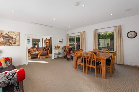 Photo of property in 142 North Parade, Richmond, Christchurch, 8013
