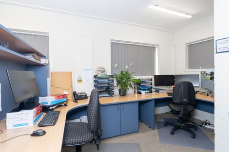 Photo of property in 13 Wallis Street, Raglan, 3225