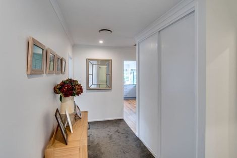 Photo of property in 15 Carl Avenue, Havelock North, 4130