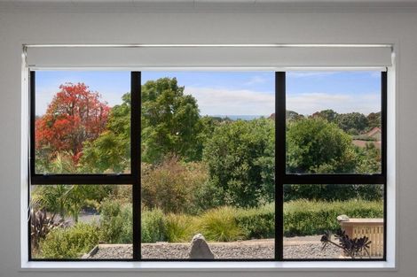 Photo of property in 2 Denby Close, Athenree, Katikati, 3177