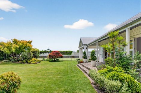 Photo of property in 27 Neeve Road, Taradale, Napier, 4112
