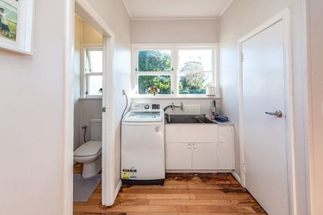 Photo of property in 1 Chester Street, Waverley, 4510