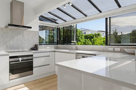 Photo of property in 2/11 Seaview Road, Castor Bay, Auckland, 0620